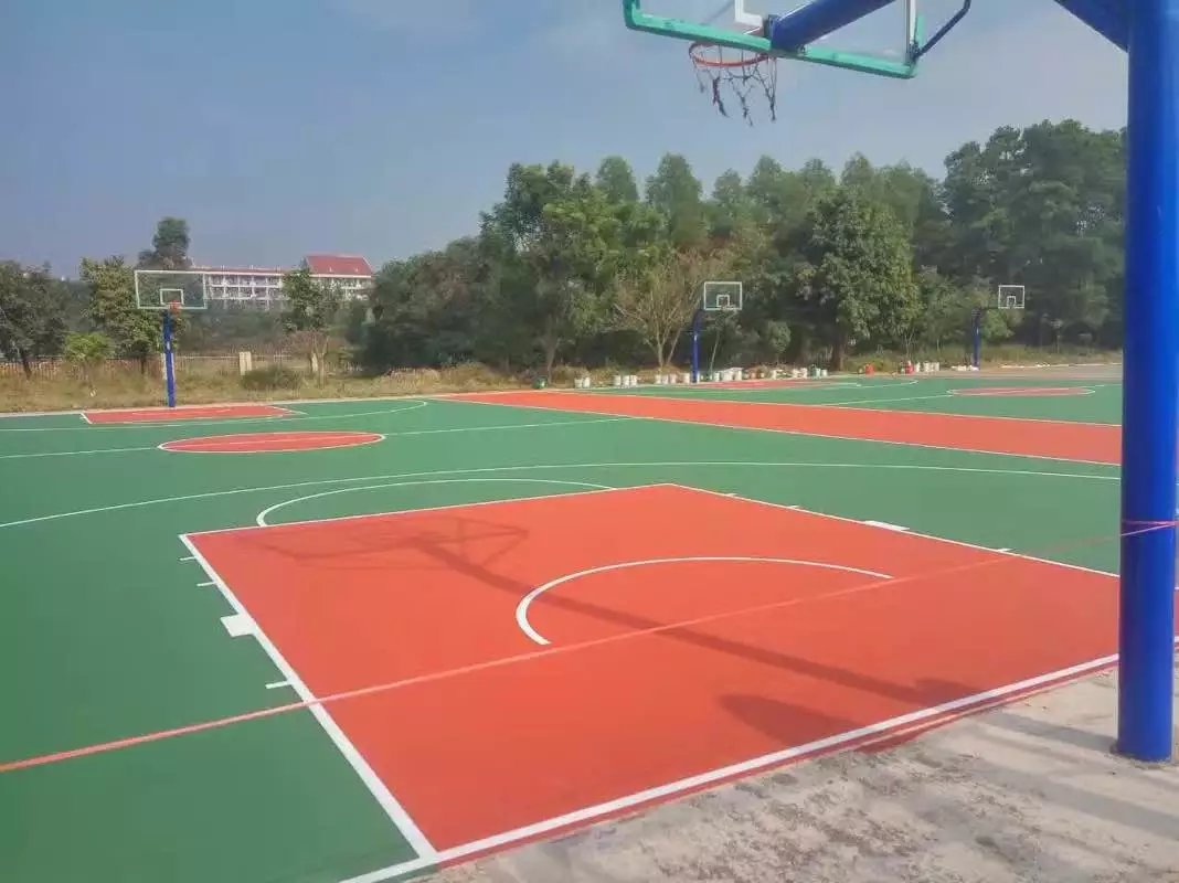 福建漳州城市学院丙烯酸篮球场顺利完工